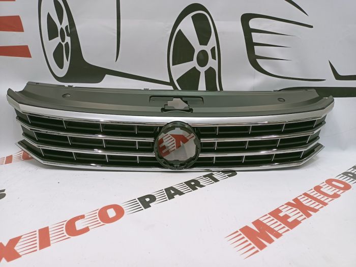 Решітка радіатора Volkswagen Passat B8 2016-2018 (561853651HOQE), аналог