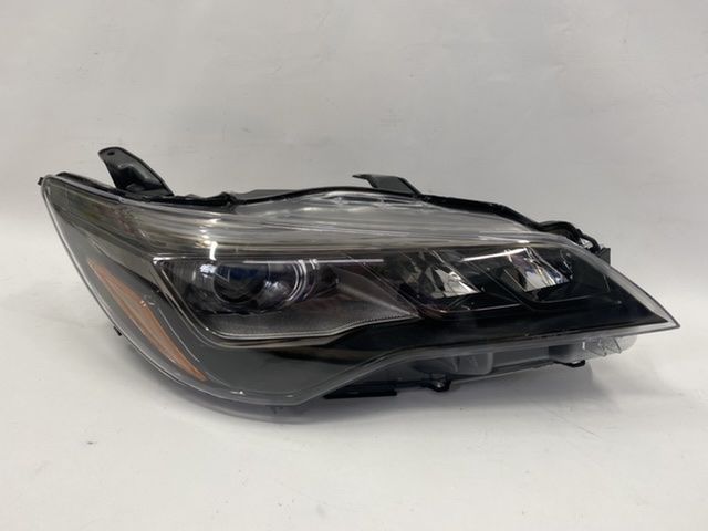 Фара права чорна  компл. SE USA Toyota Camry 2015-2017 (81110-06C80), аналог