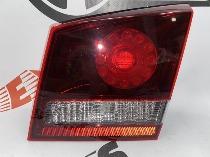 Ліхтар внутрішній (в кришку багажника) правий темний круглий LED  Dodge Journey 2011- (04806368AF), аналог