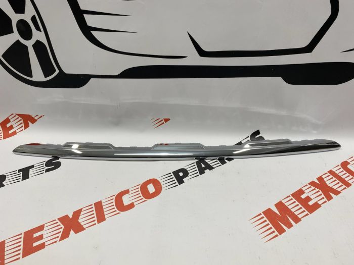 Хром переднього бампера Nissan X-Trail(Rogue) 2021- (62072-6RA0A), аналог