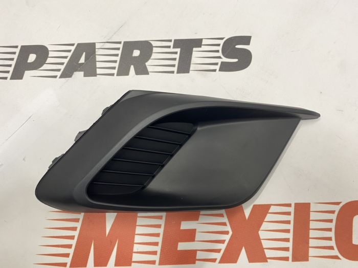 Заглушка- накладка протитуманної фари права Mazda 3 2013-2015 (BHN150C11A), аналог