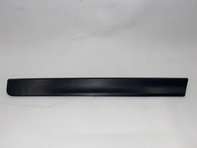 Накладка на задні праві двері  Nissan X-Trail (Rogue) 2014-2020 (82876-4BA0A), аналог