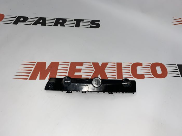 Кріплення переднього бампера ліве Nissan X-Trail(Rogue) 2014-2020 (62223-4BA1A), аналог