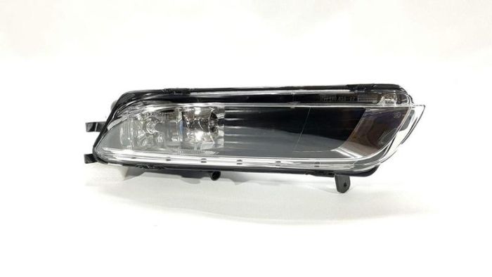Протитуманна фара права Volkswagen Passat CC 2013-2018 (3C8941700), аналог