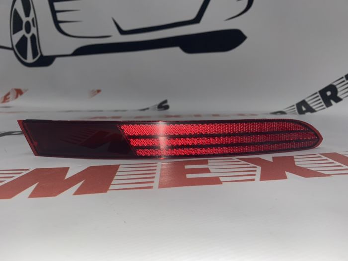 Катафот заднього бампера правий Volkswagen Touareg 2015-2018 (7P6945702C), аналог