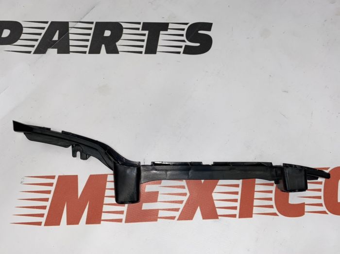 Кріплення заднього бампера ліве SE Dodge Journey 2011- (05178413AF), аналог