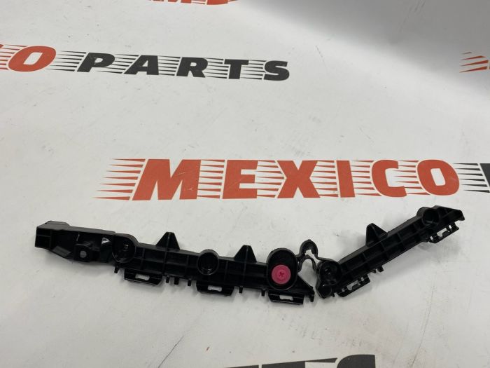 Кріплення заднього бампера праве Toyota RAV4 2019-2021 (52155-0R070), аналог