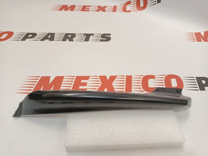 Накладка переднього бампера права Toyota Camry 2018-2021 (53123-06060), аналог