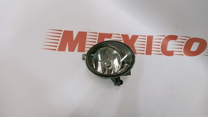 Протитуманна фара права Volkswagen Jetta 2012-2015 (5K0941700G), аналог