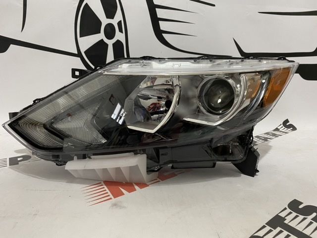 Фара ліва USA Nissan Rogue Sport 2014-2018 (26060-6MA0A), аналог