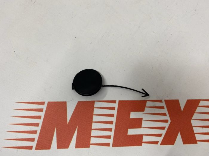 Заглушка буксирувального гака переднього бампера Volkswagen Jetta 2012-2015 (5C6807241BGRU ), аналог