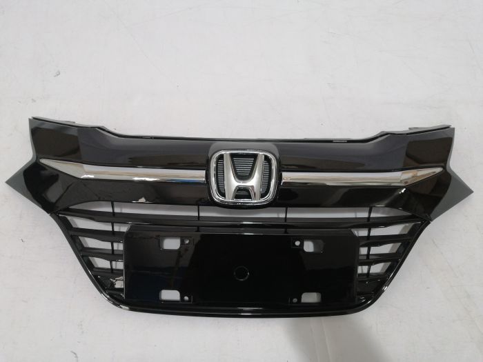 Решітка радіатора Honda HR-V 2014-2018 (71121-T7J-H00), аналог
