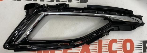 Рамка протитуманної фари права компл.спорт Hyundai Sonata 2015-2017 (86522-C1000-CSR), аналог