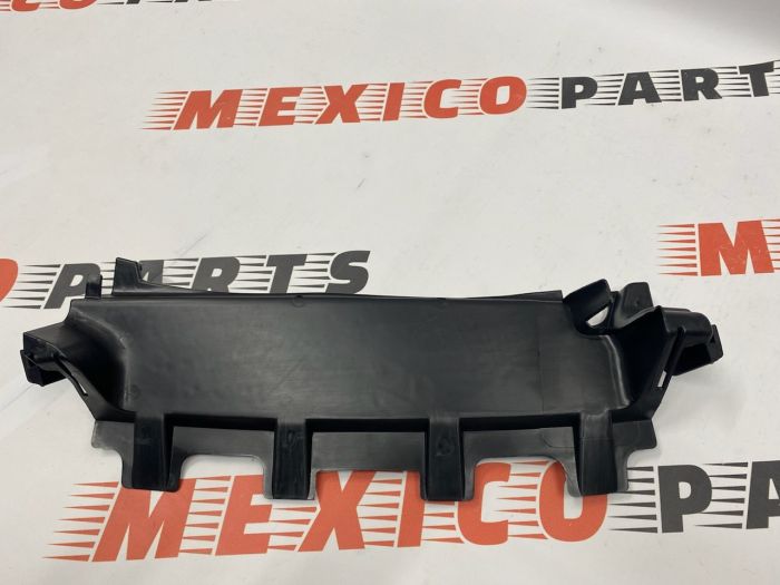 Дефлектор радіатора верх  1.6 Ford Focus 2012-2019 (F1EB-9F721-CB) аналог