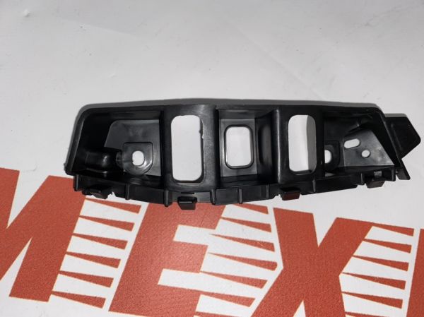 Кріплення переднього бампера ліве  Volkswagen Touareg 2011-2014 (7P6807049), аналог