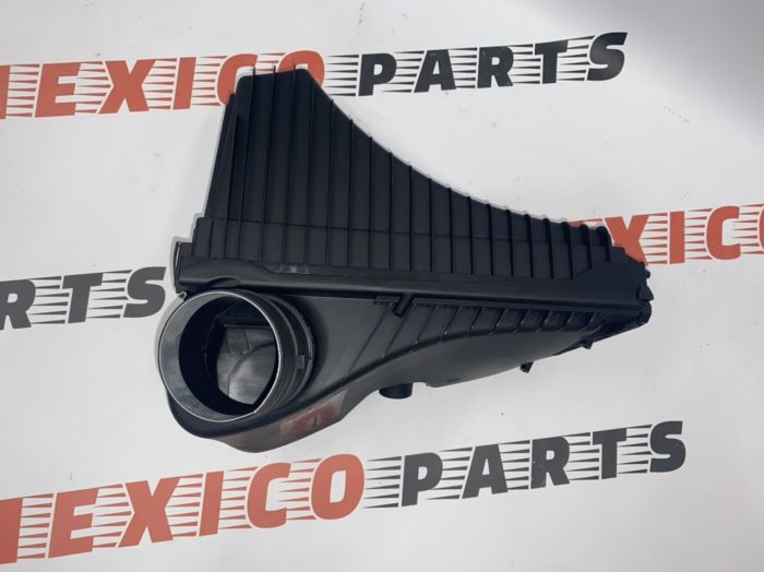Корпус повітряного фільтру 3.0 бензин Volkswagen Touareg  2011-2014 (7P0129607C), аналог