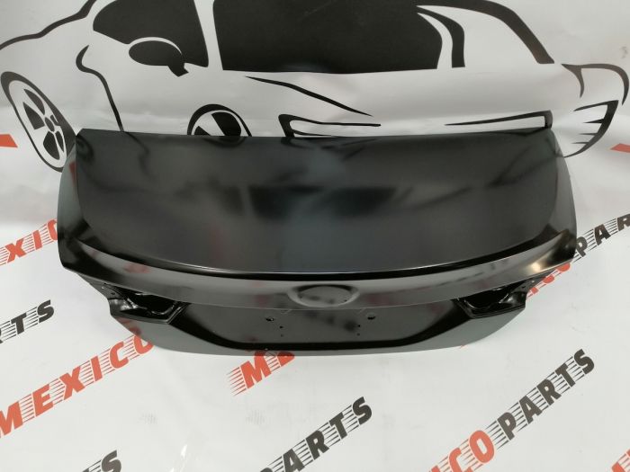 Кришка багажника  Toyota Camry 2018-2021 (64401-06E00), аналог