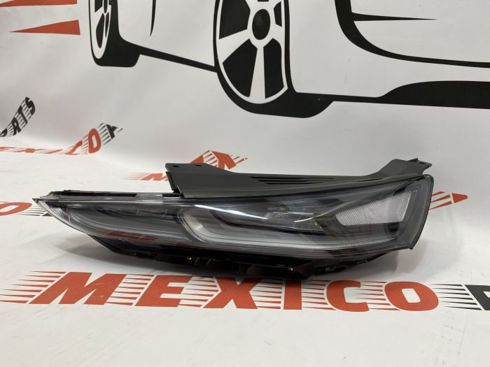 Денний ходовий вогонь лівий Hyundai SantaFe 2019-2020 EU (92207-S2000), аналог