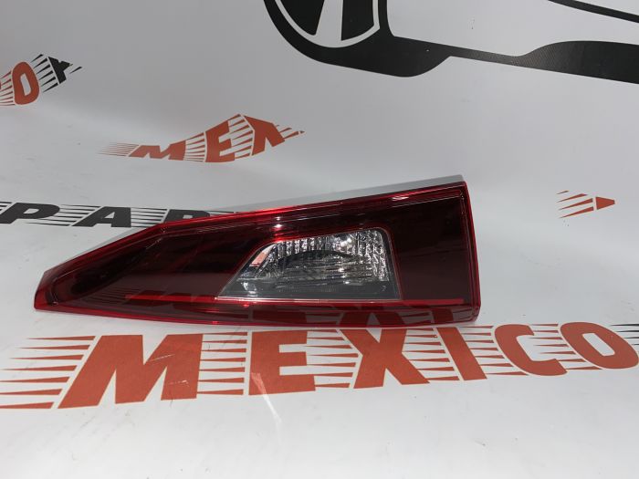 Ліхтар внутрішній (в кришку багажника) лівий Mazda 3 2013-2015 (B45A-51-3G0), аналог
