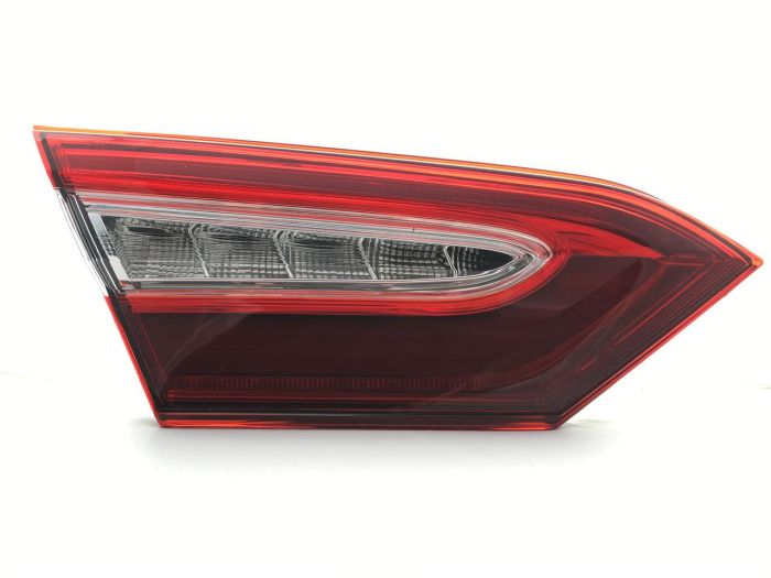 Ліхтар внутрішній ( в кришку багажника)  W/ FULL LED Toyota Camry 2018-2021 (81590-06630), аналог