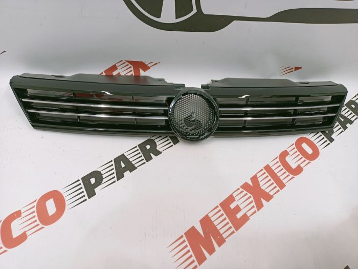 Решітка радіатора Volkswagen Jetta 2011-2015 (5C6853651QWA), аналог