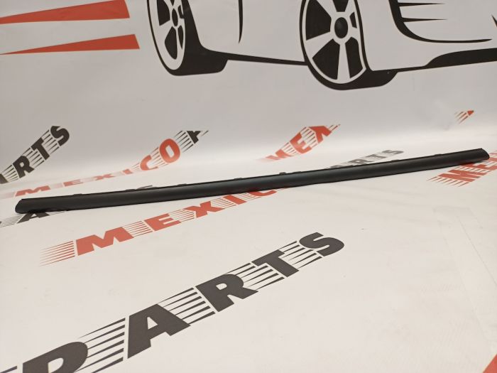 Губа переднього бампера чорна комплектація SE USA Toyota Camry 2018-2021 (53122-06040), аналог