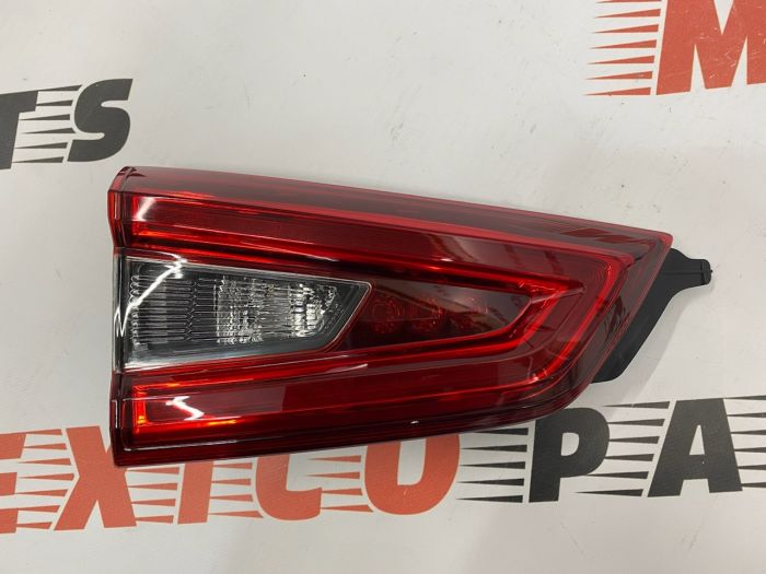 Ліхтар внутрішній (в кришку багажника) лівий Nissan Qashqai 2018-2021 (26555-hv05a), аналог