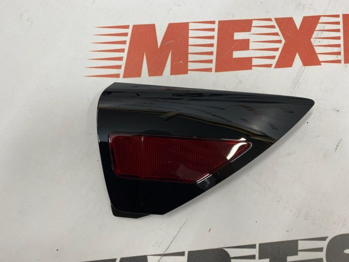 Катафот задньго крила правий Tesla Model 3 2017-2023 (151878300A), аналог