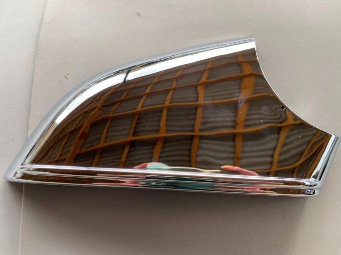 Накладка під дзеркало права Tesla Model S 2016-2021 (2418.3006)