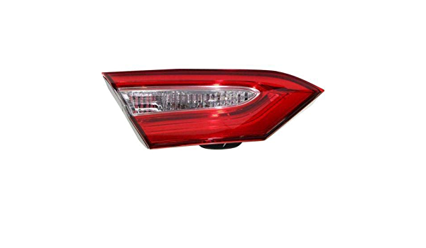 Ліхтар внутрішній (в кришку багажника) лівий галоген Toyota Camry 2018-2021 (81590-06620), аналог