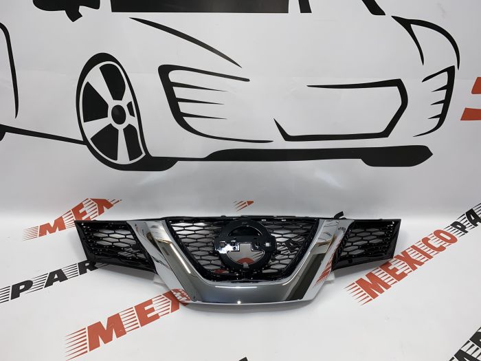 Решітка радіатора з хромом Nissan X-Trail(Rogue) 2014-2016 (62310-4BA0A), аналог