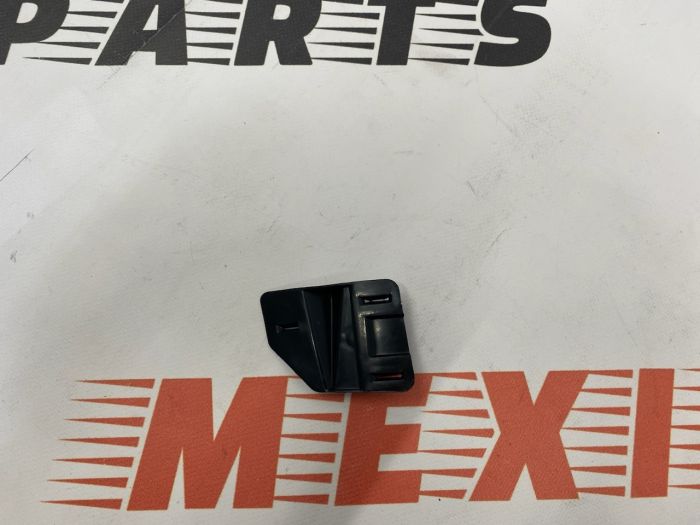 Кріплення задньої протитуманної фари праве Mazda CX-5 2011-2017 (KR11502A1), аналог