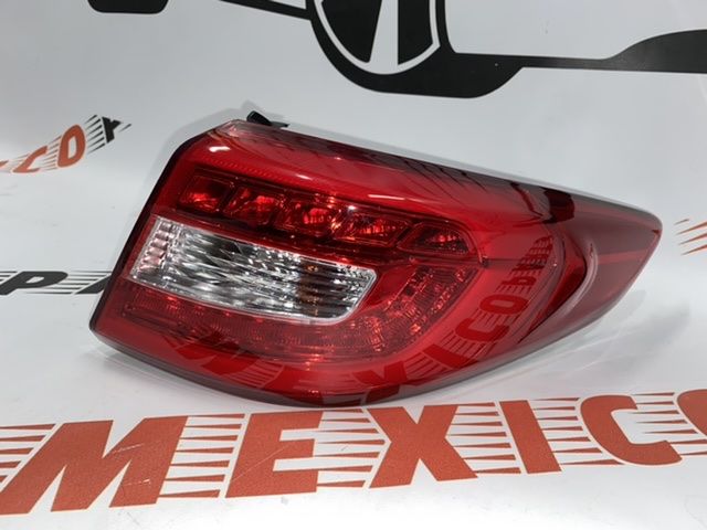 Ліхтар зовнішній (в крило) правий в крапку LED Hyundai Sonata 2015-2017 (92402-C2100), аналог