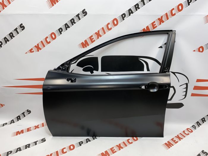 Двері передні ліві Toyota Camry 2018-2021 (67002-06270), аналог