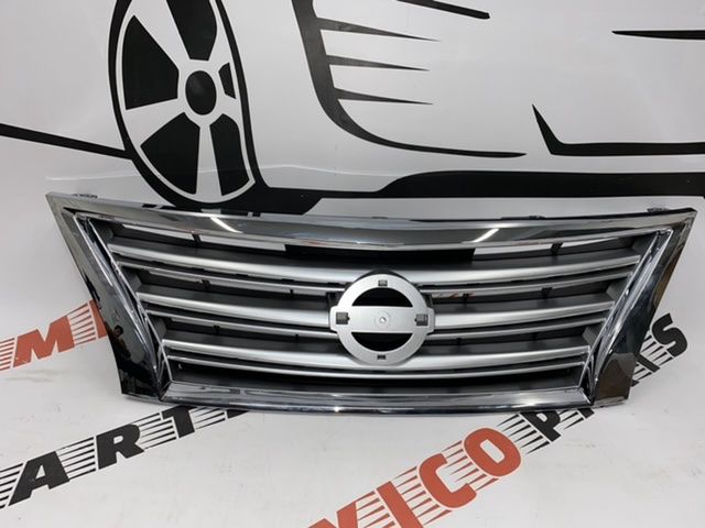 Решітка радіатора з хромом Nissan Sentra 2012-2016 (62310-3SH0A), аналог
