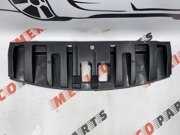 Захист переднього бампера під жалюзі радіатора  Nissan X-Trail(Rogue) 2014-2020  (62660-4BC0A), аналог