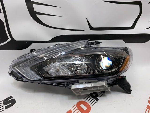 Фара ліва чорна USA Nissan Altima 2016-2018 (26060-9HS3B), аналог